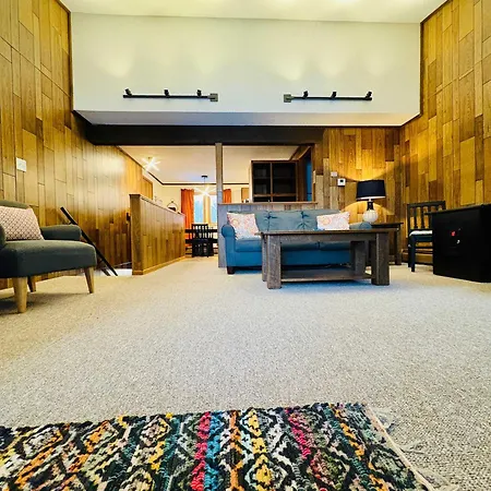 Retro Ski-In Ski-Out Villa At Powderhorn Mountain